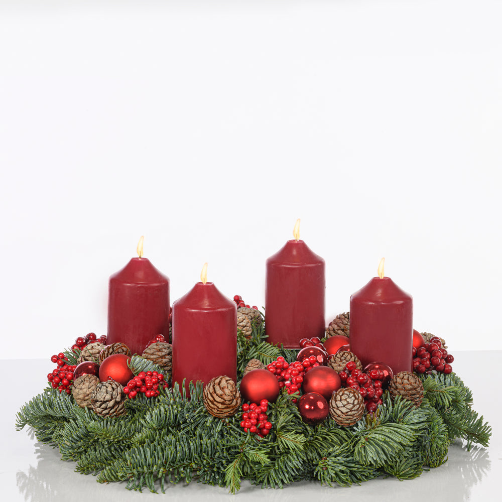 Adventskranz 30 cm Nobilis mit Beeren, Zapfen und Kerzen in bordeaux rot 2