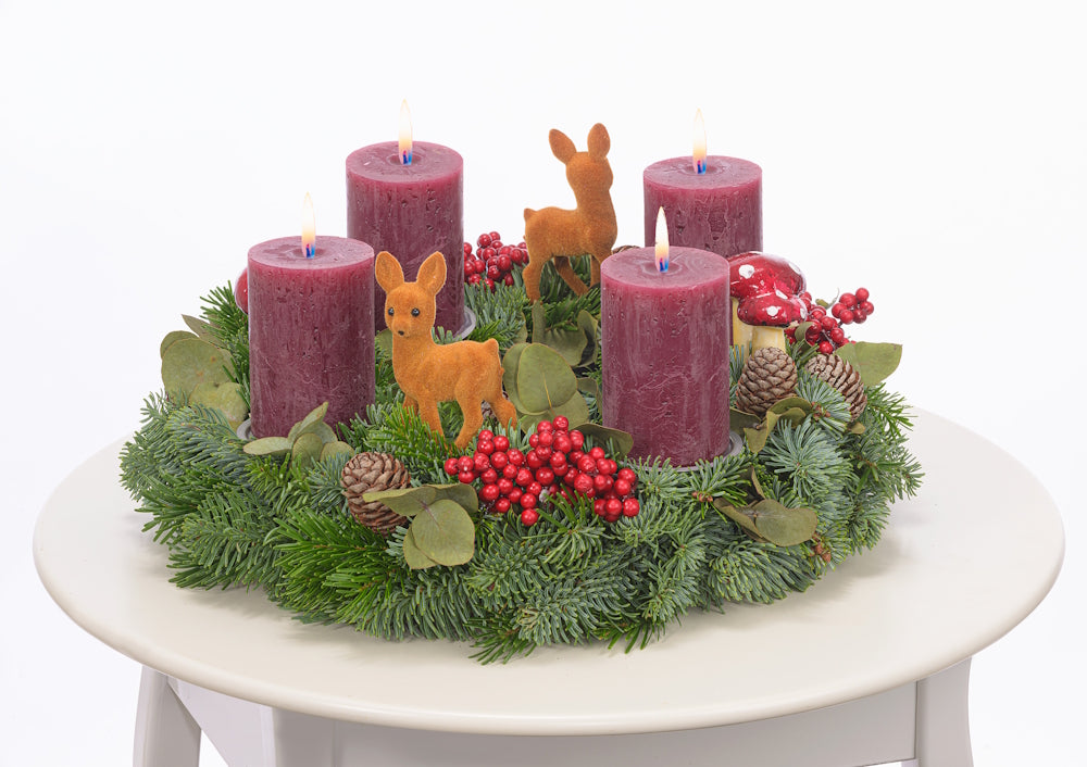 Adventskranz 35 cm Nobilis und Eucalyptus mit rustikalen Kerzen in bordeaux 2